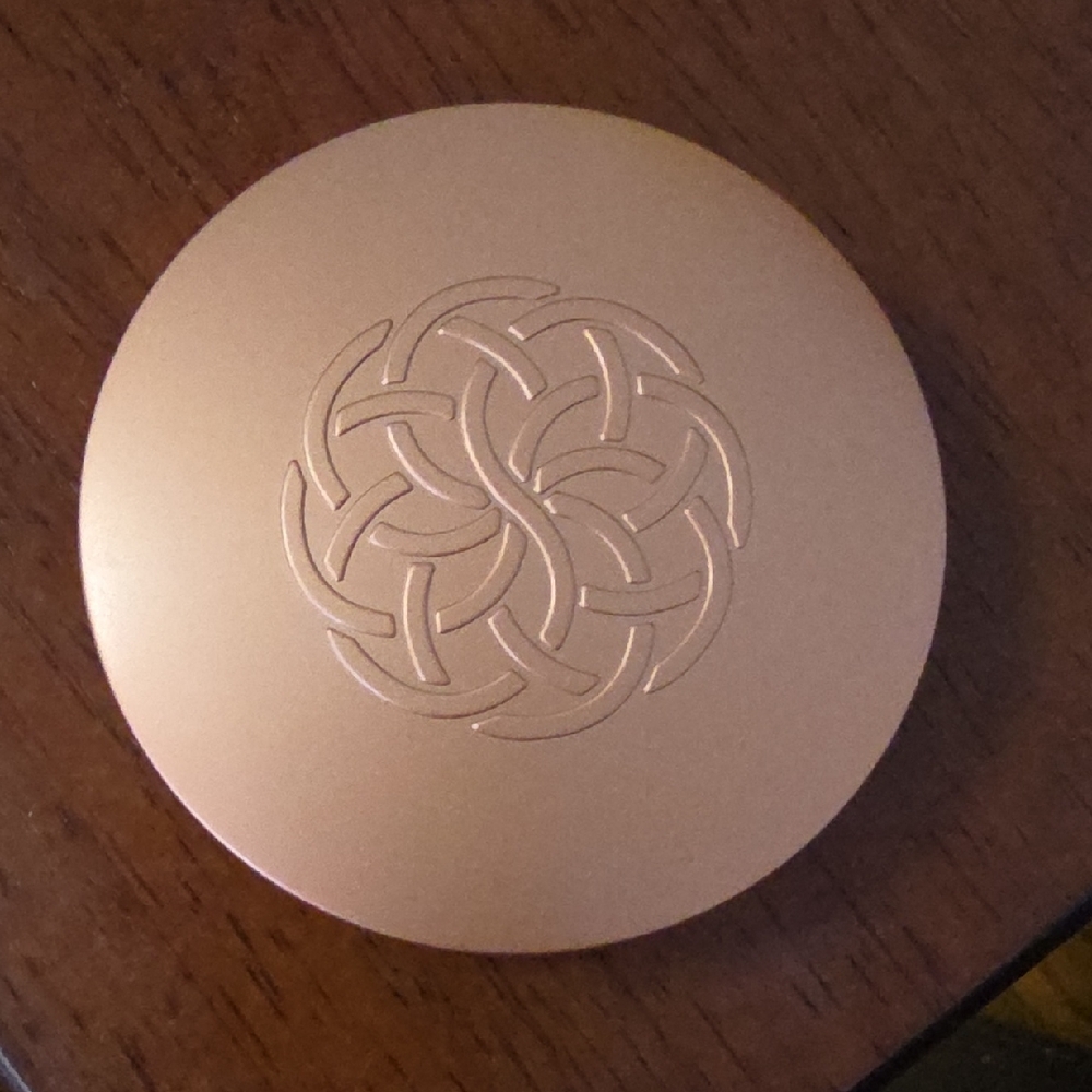 Super Serum Silk Powder Foundation - Light Medium - Picture 4 of 4